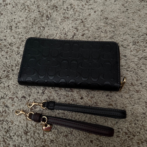 Coach Wallet - Picture 2 of 8